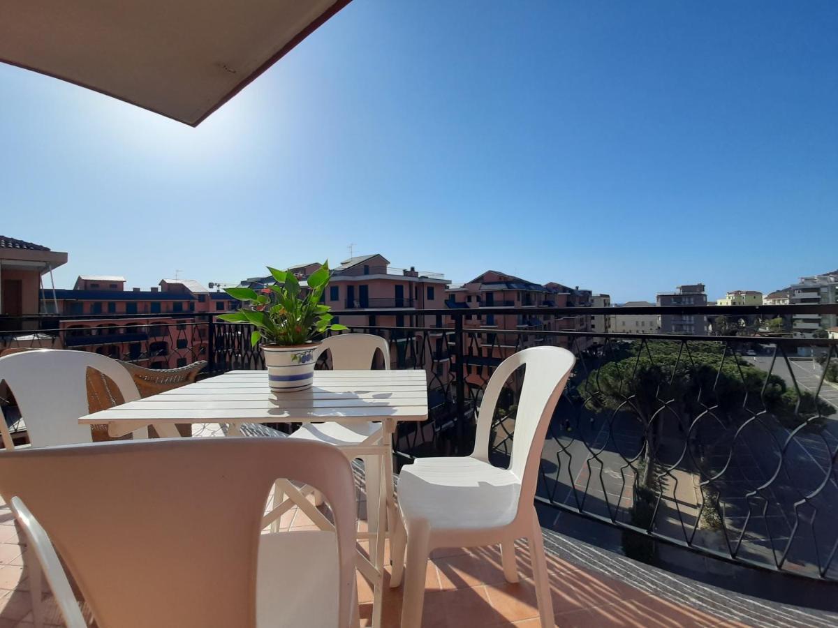 Apartamento Nel Blu Marina dʼMarina dʼAndora Exterior foto